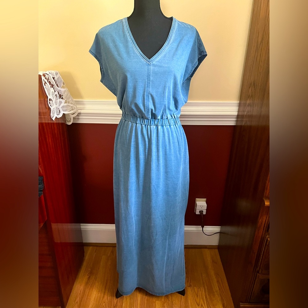 WHITE HOUSE BLACK MARKET JETSETTER MAXI DRESS